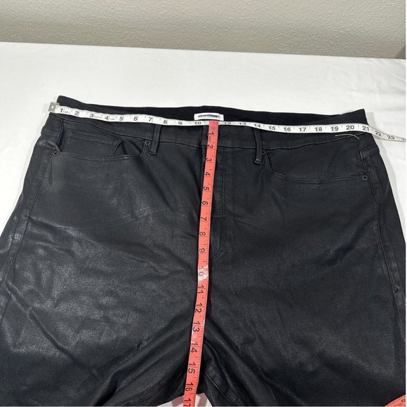 NEW $185 GOOD AMERICAN [‎ PLUS 24 ] Good Legs Coated Skinny Jeans in Black - Picture 12 of 16